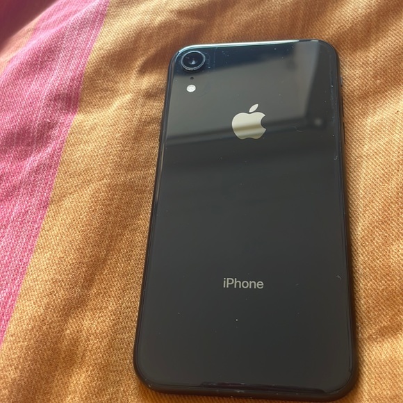 i’m selling my iphone XR max get it while it’s is here. i